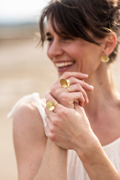 Alba Ring 'one petal' | Fairmined Gold